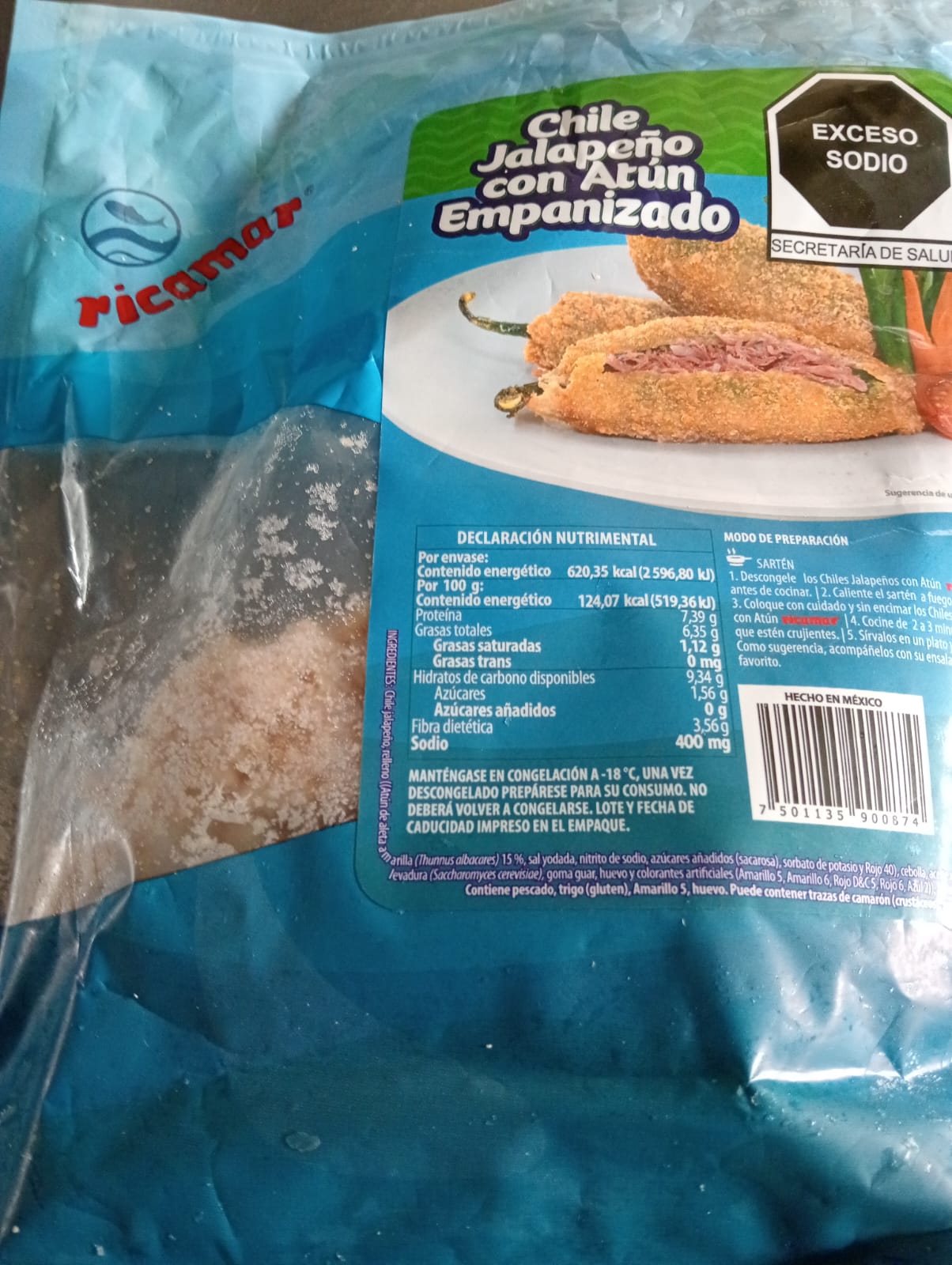 Chiles Rellenos con Atún Empanizados
